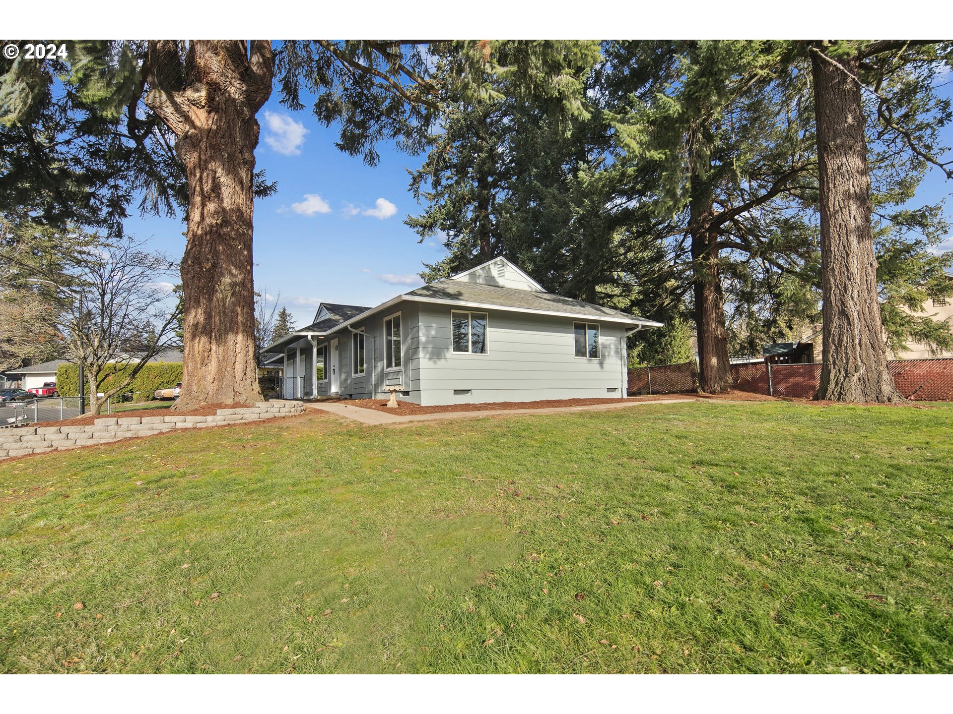 Photo of 2013 ROBERTS CT Gresham OR 97030