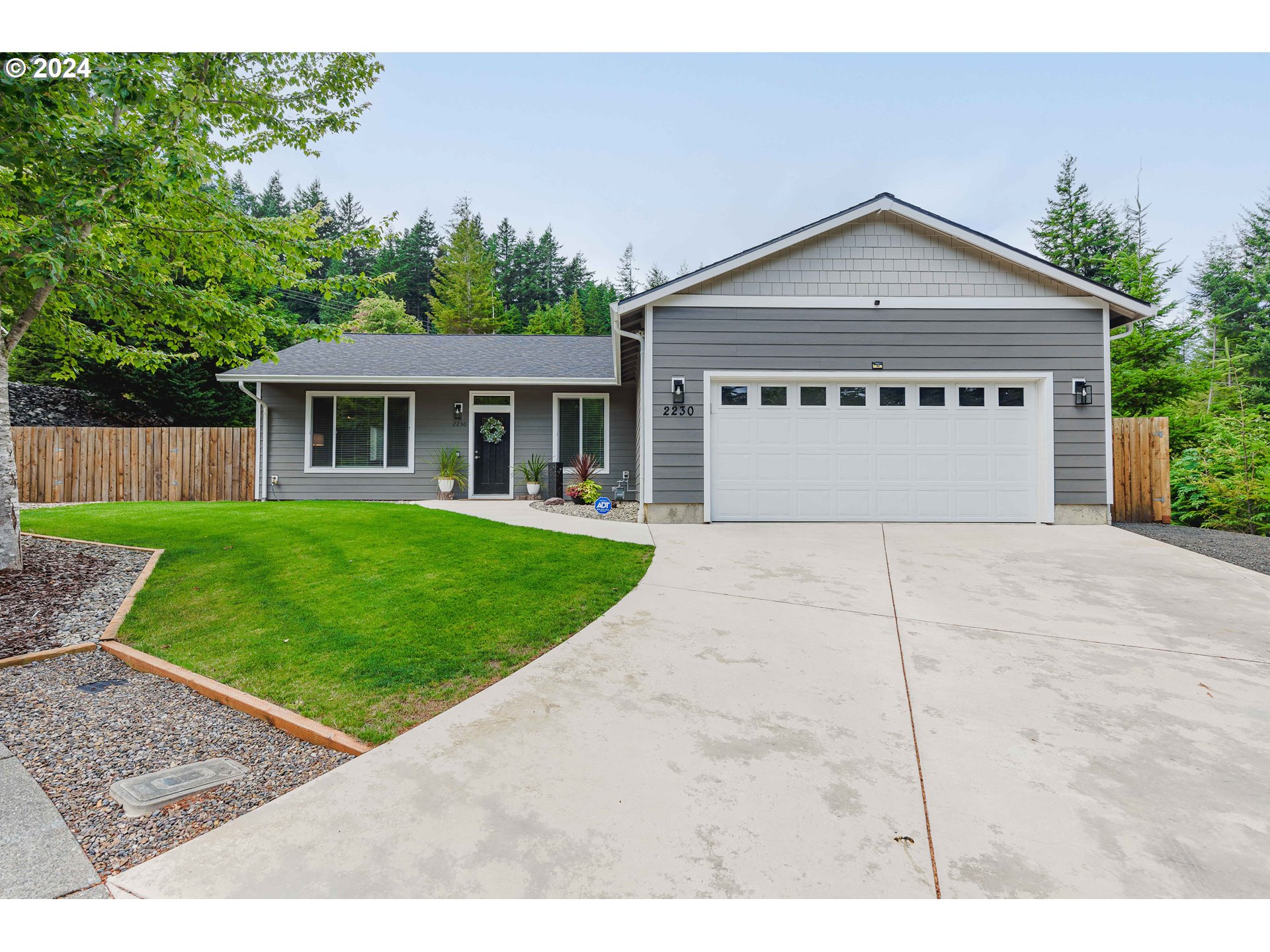 2230 TIMBERLINE DR, Coos Bay, OR 97420