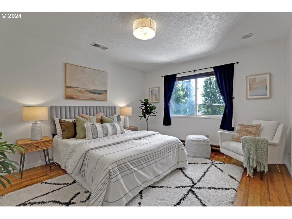 Photo #6: 24372112 Listing 