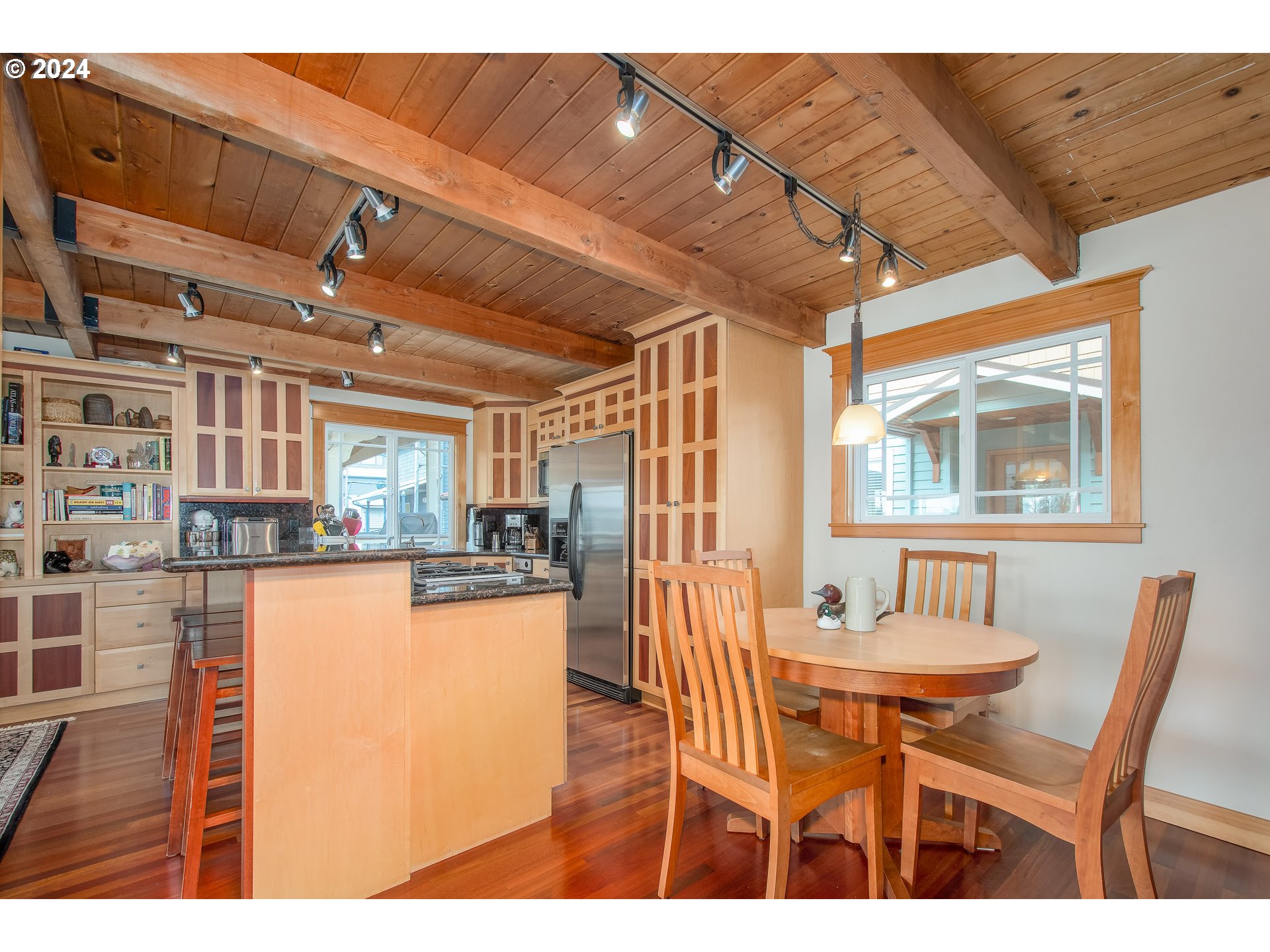 500 N Tomahawk Island DR, Portland, OR, 97217