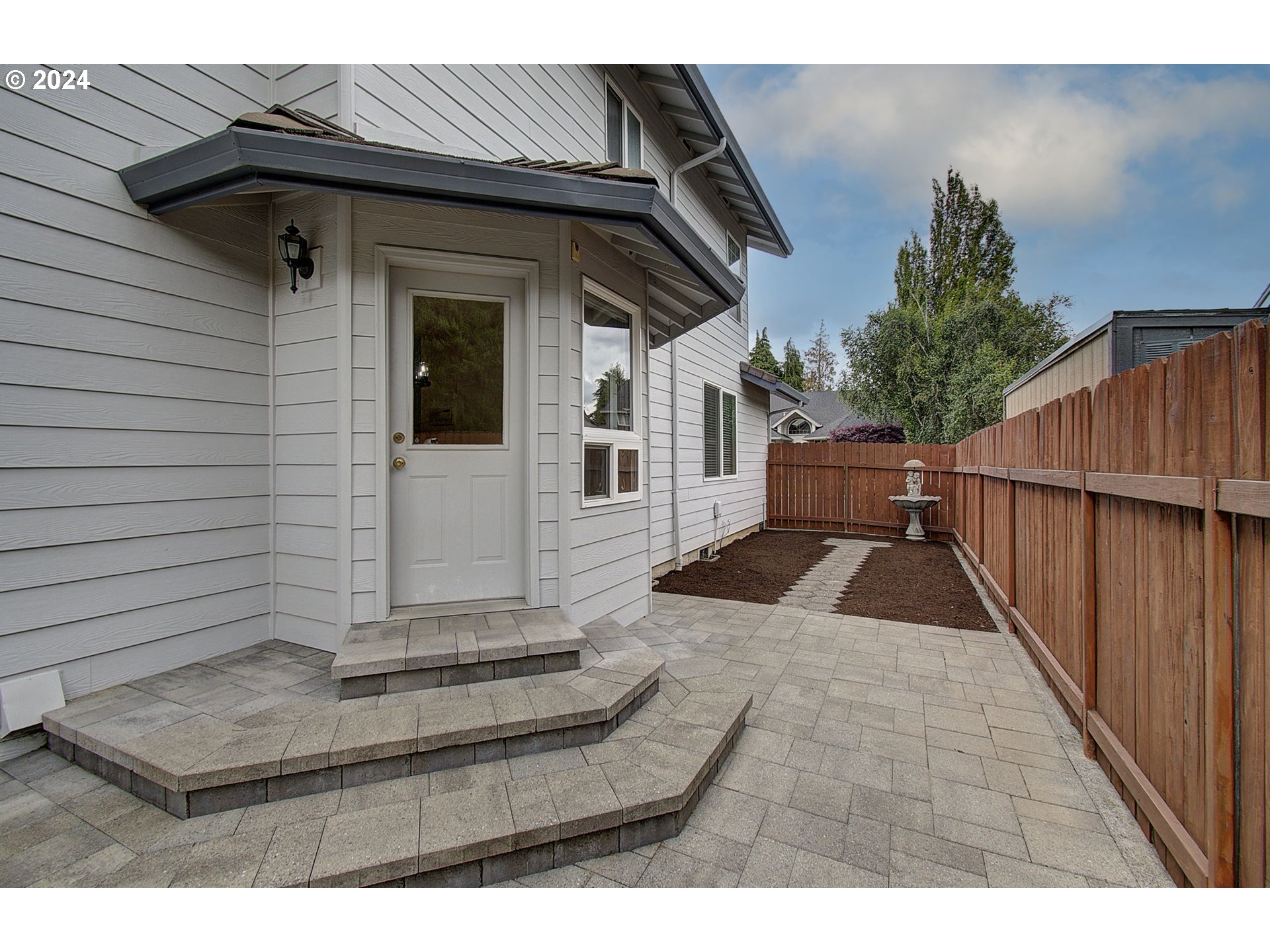 2707 NW 118th St, Vancouver, WA 98685