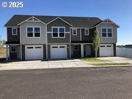 Photo of 808 AUTUMN AVE Hermiston OR 97838