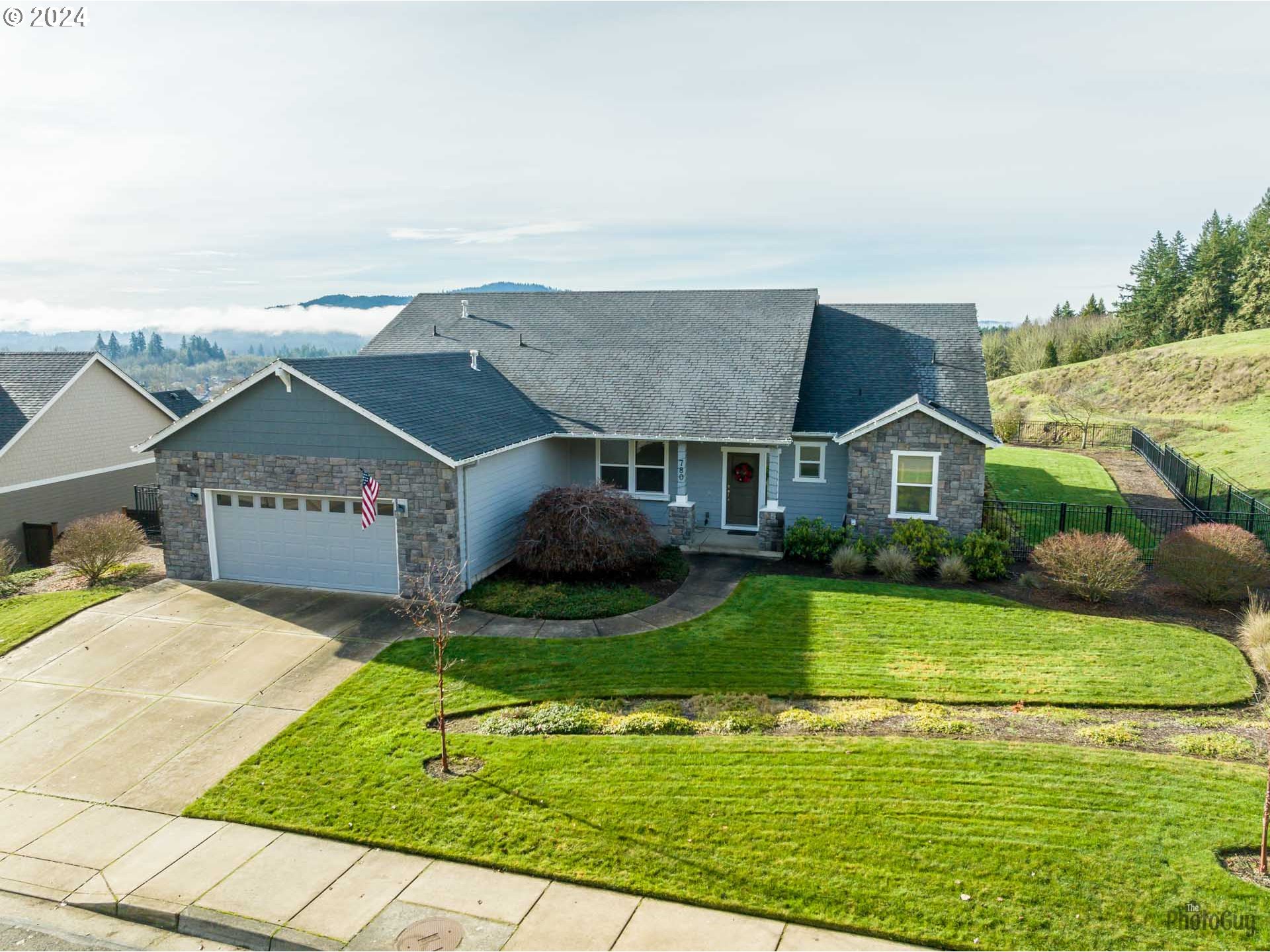 780 MOUNTAINGATE DR, Springfield, OR 