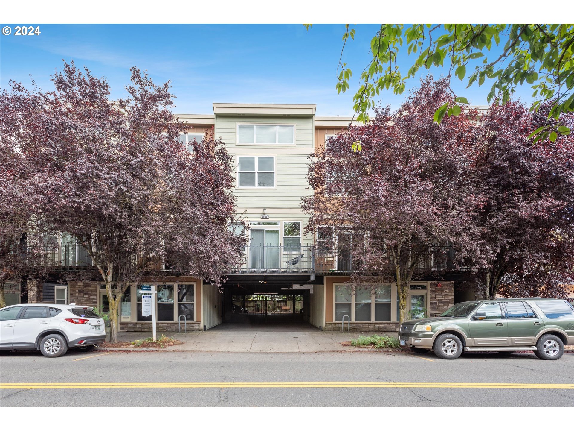 Photo #2: 24378981 Listing 
