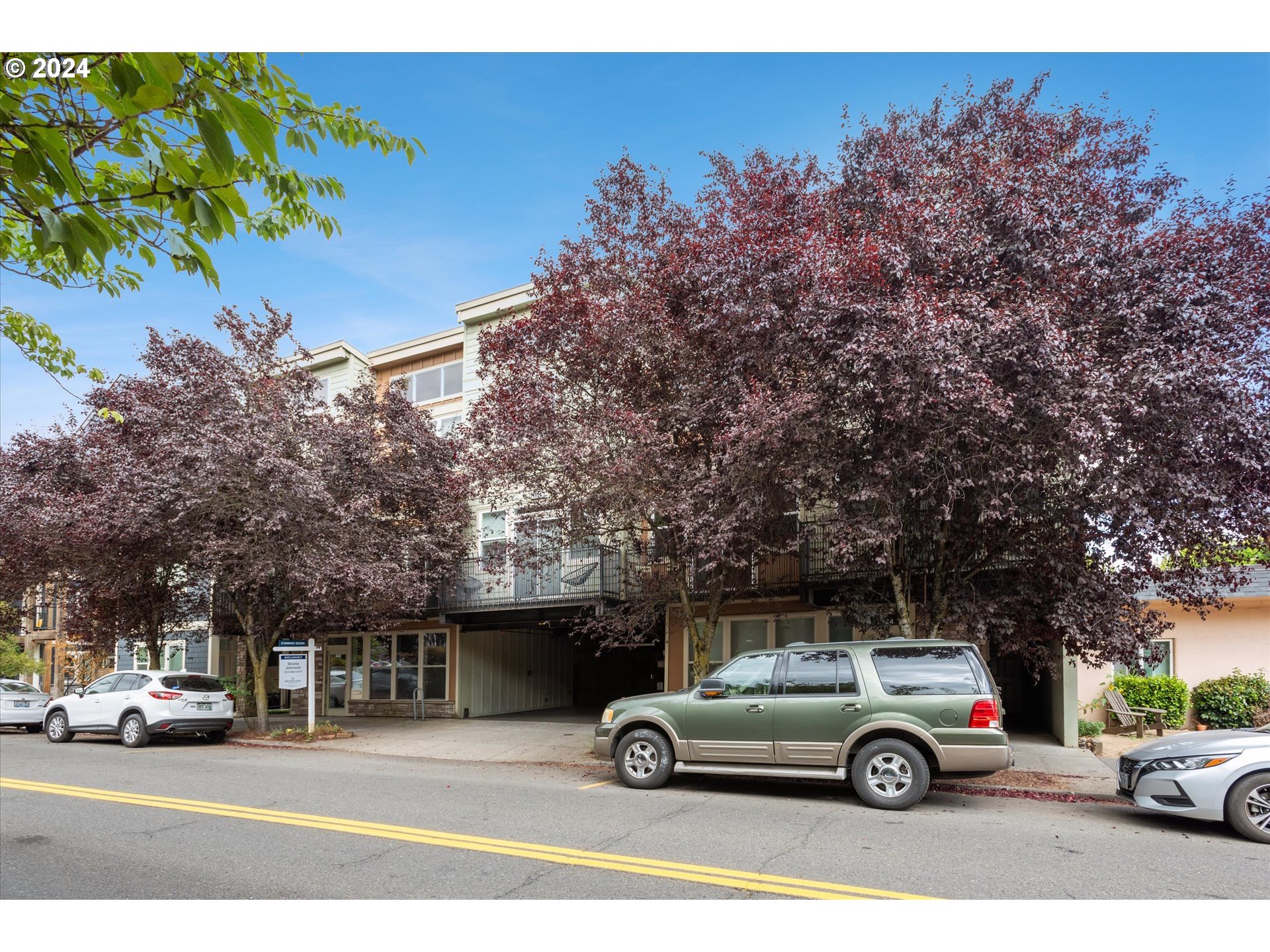 More Details about MLS # 24378981 : 7520 SE MILWAUKIE AVE 202