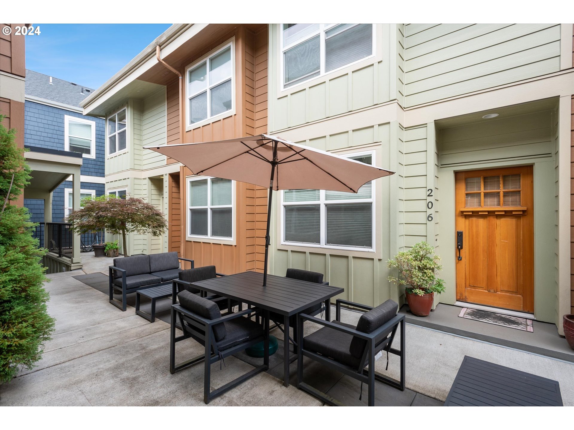 Photo #4: 24378981 Listing 