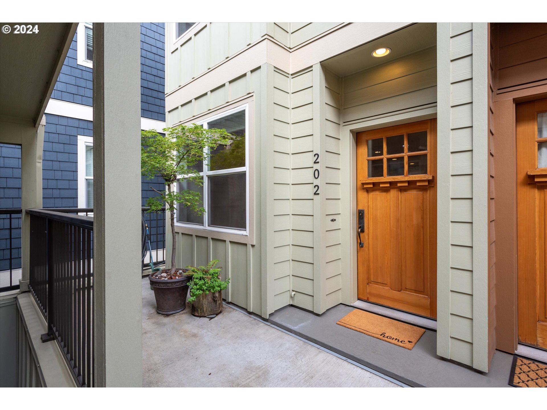 Photo #6: 24378981 Listing 