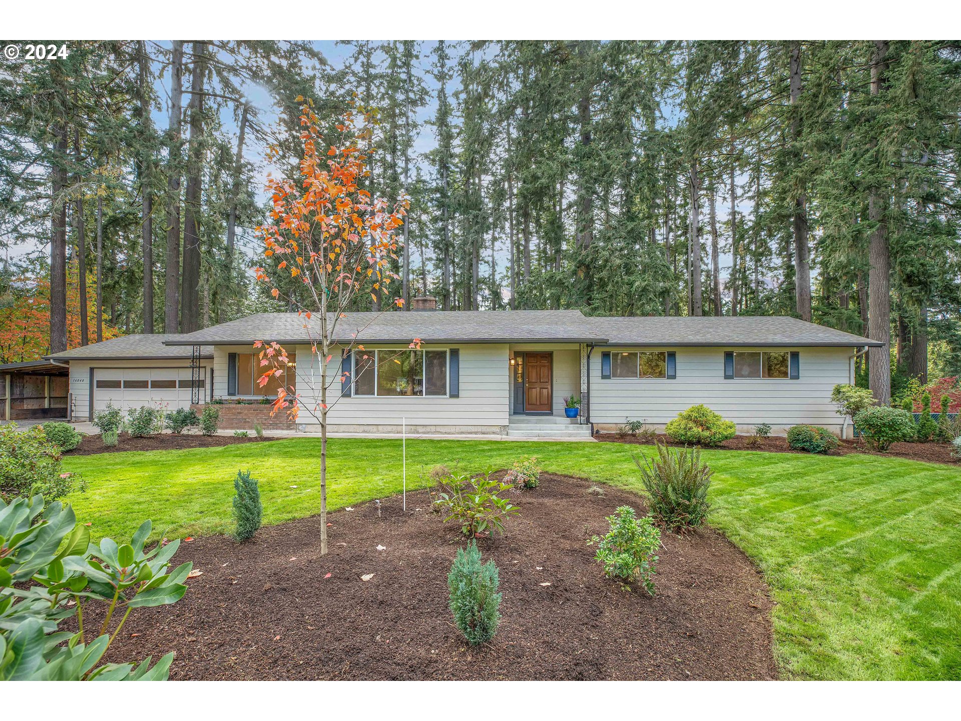 Photo of 16040 SANDALWOOD RD Oregon City OR 97045