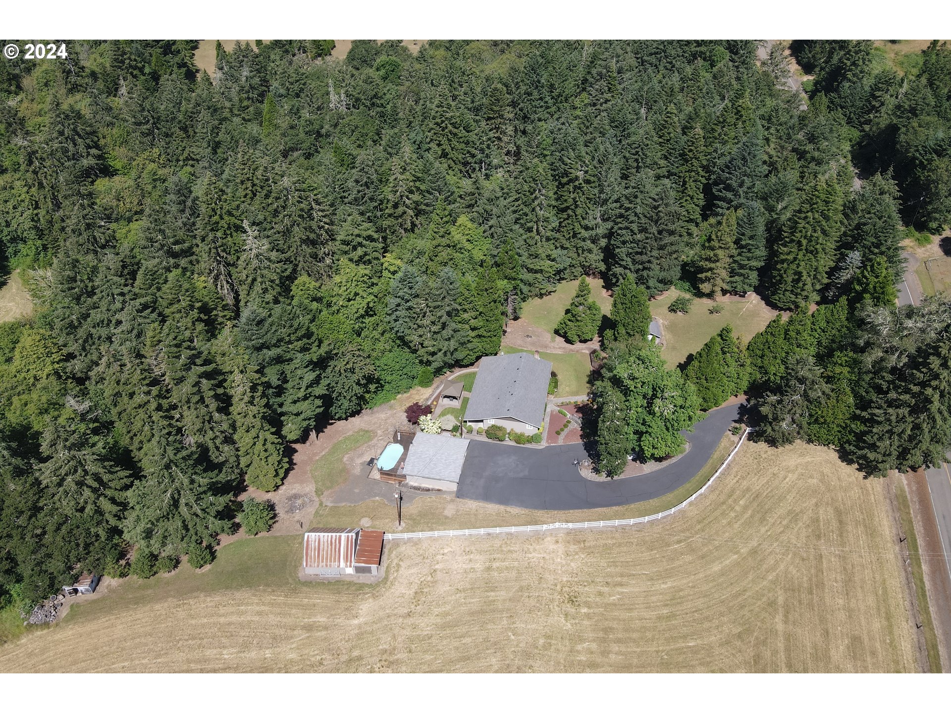 Photo of 806 TOUCHSTONE LN Roseburg OR 97471