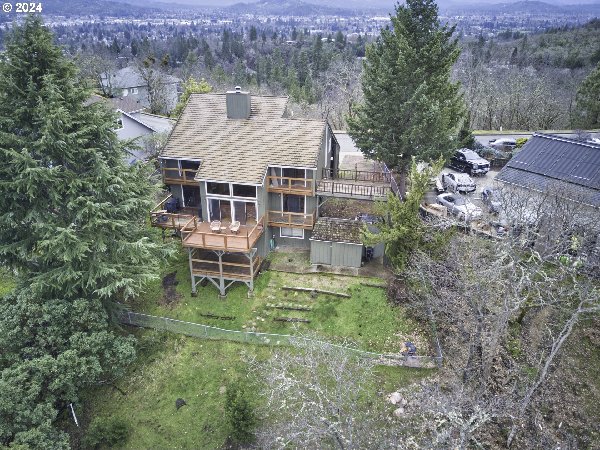 1029 NW STARLITE PL, Grants Pass, OR 