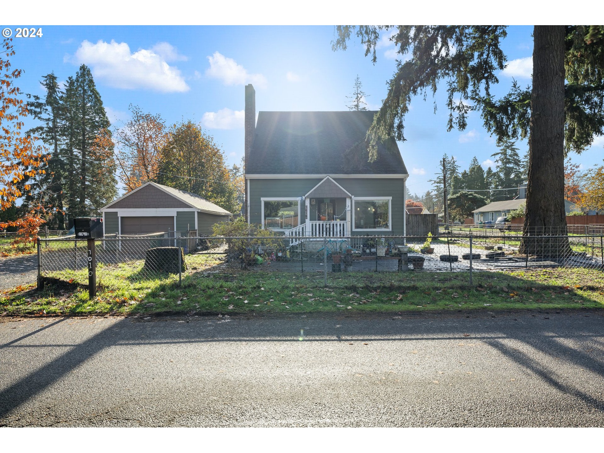 Photo of 7010 LAMPHIER ST Milwaukie OR 97222