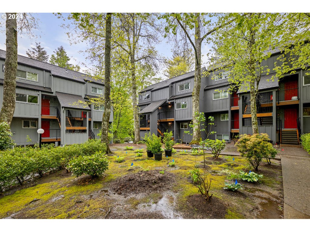 Photo of 4 TOUCHSTONE Lake Oswego OR 97035