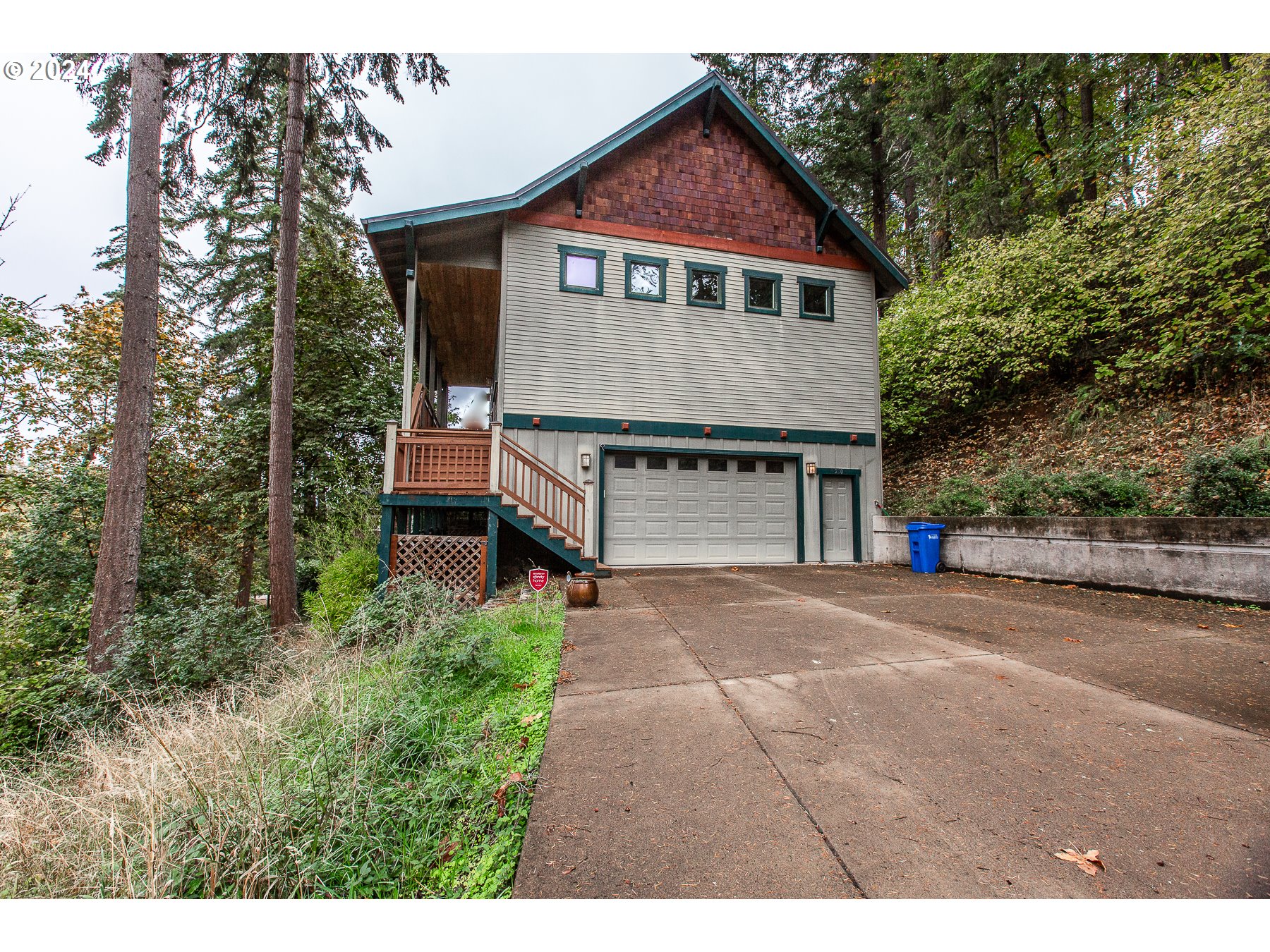 Photo of 210 ROCKRIDGE LOOP Eugene OR 97405