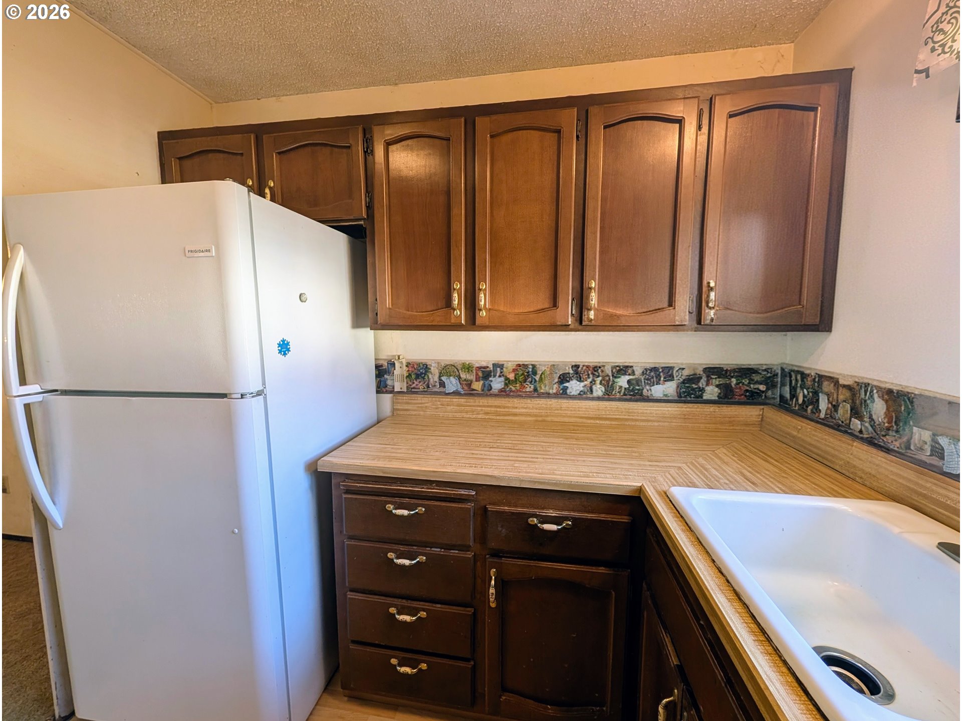 Photo #9: 243887319 Listing: Photo #9
