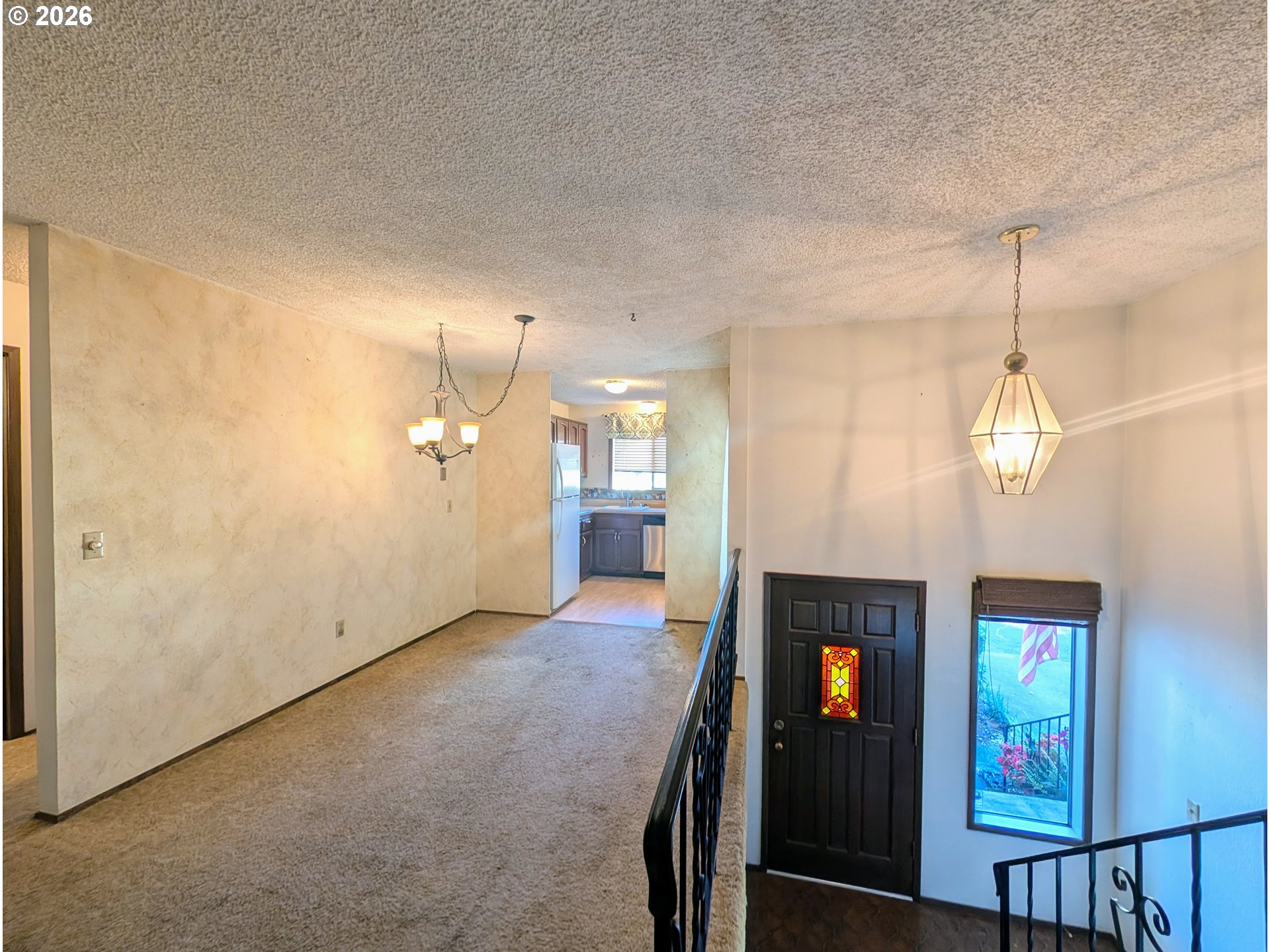 Photo #6: 243887319 Listing: Photo #6