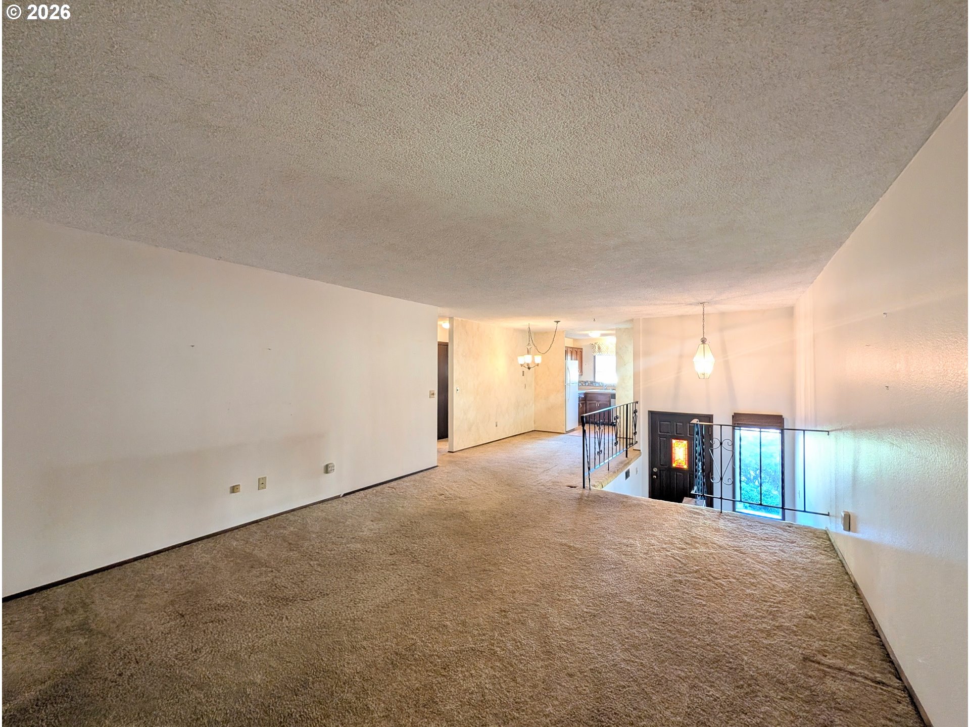 Photo #4: 243887319 Listing: Photo #4