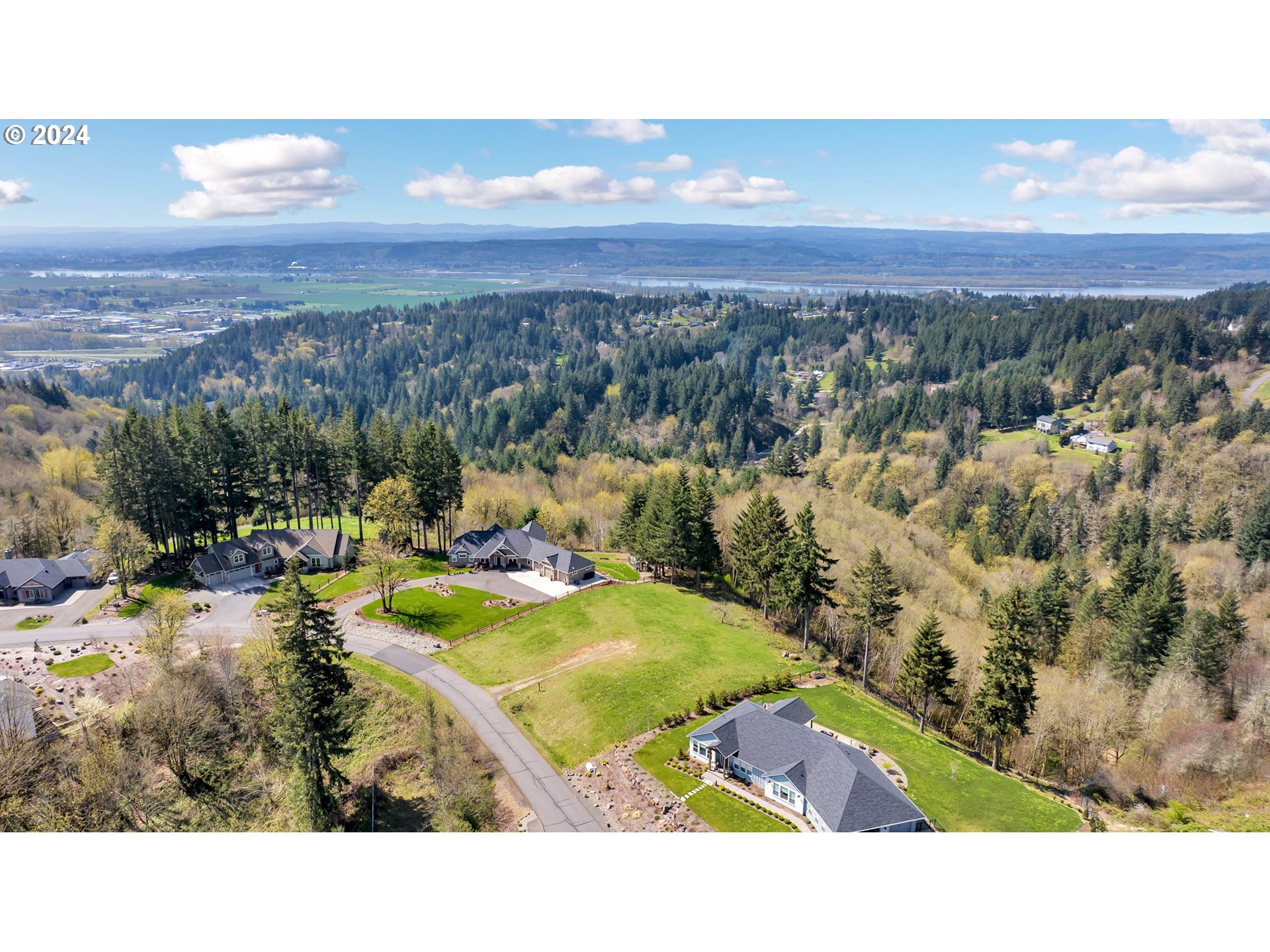 697  Sommerset Rd, Woodland, WA 98674