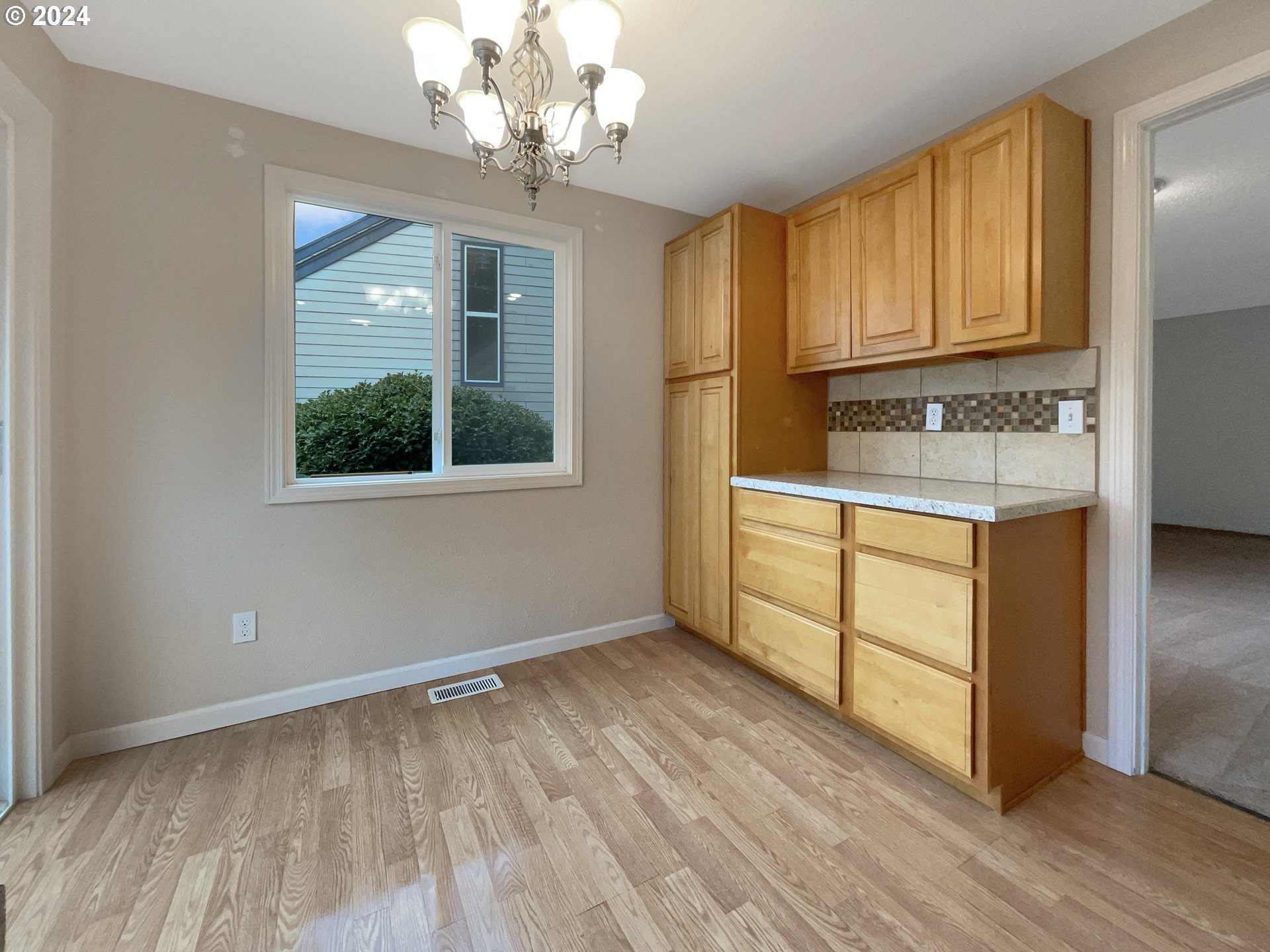 Photo #5: 24401141 Listing 