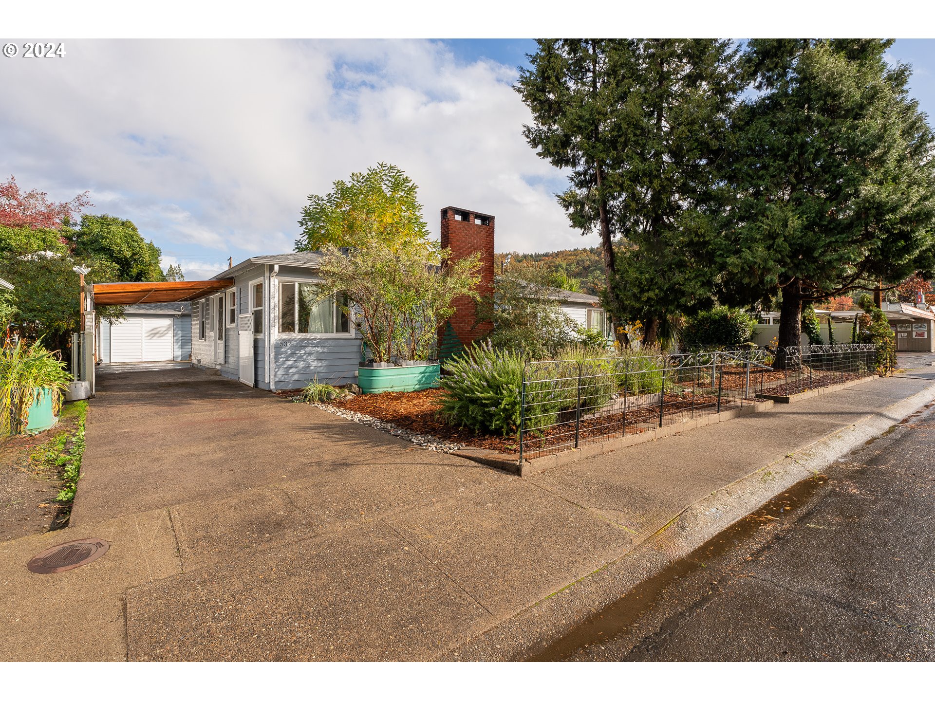 Photo of 537 BALLF ST Roseburg OR 97471