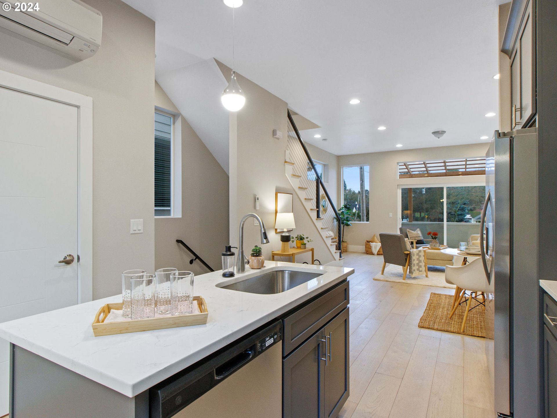Photo #6: 24407137 Listing 