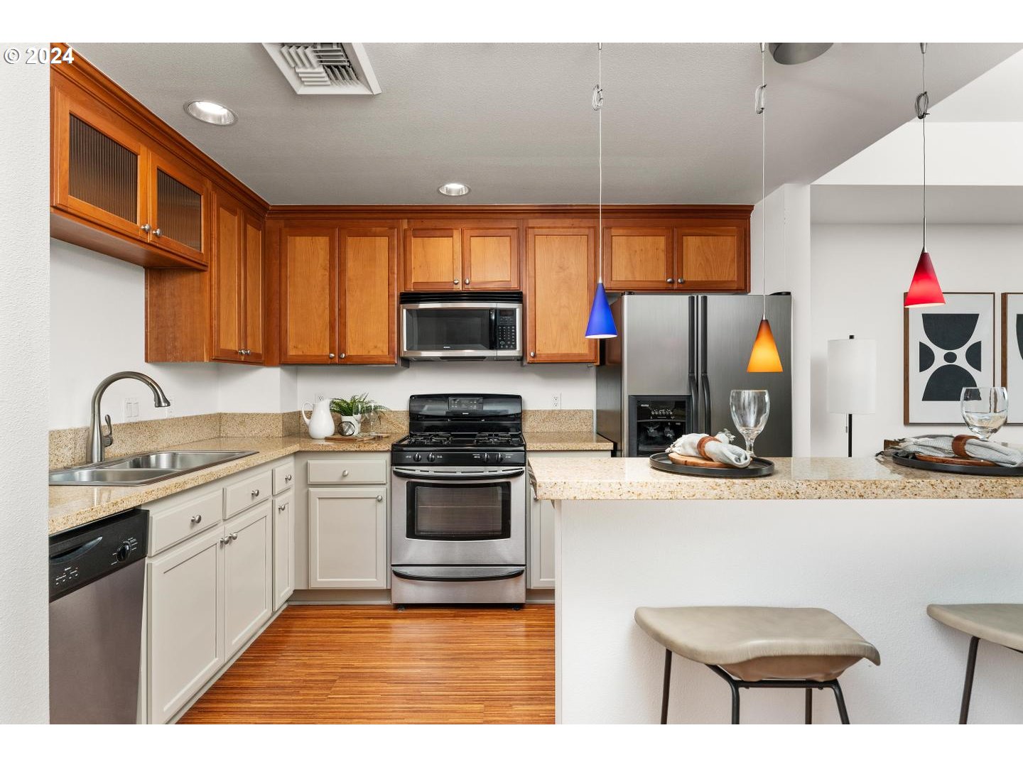 Photo #4: 24408661 Listing 