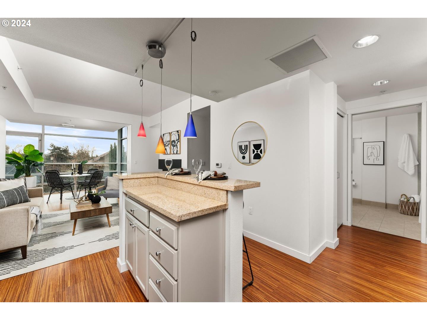 Photo #6: 24408661 Listing 