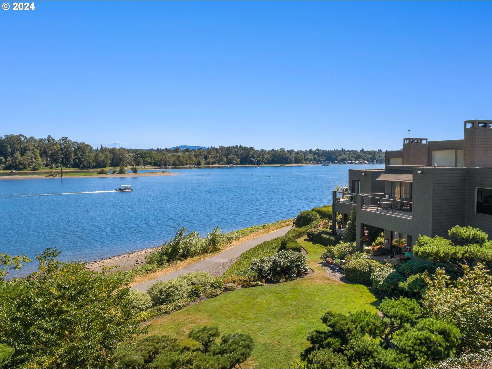 Photo #2: 24416186 Listing 