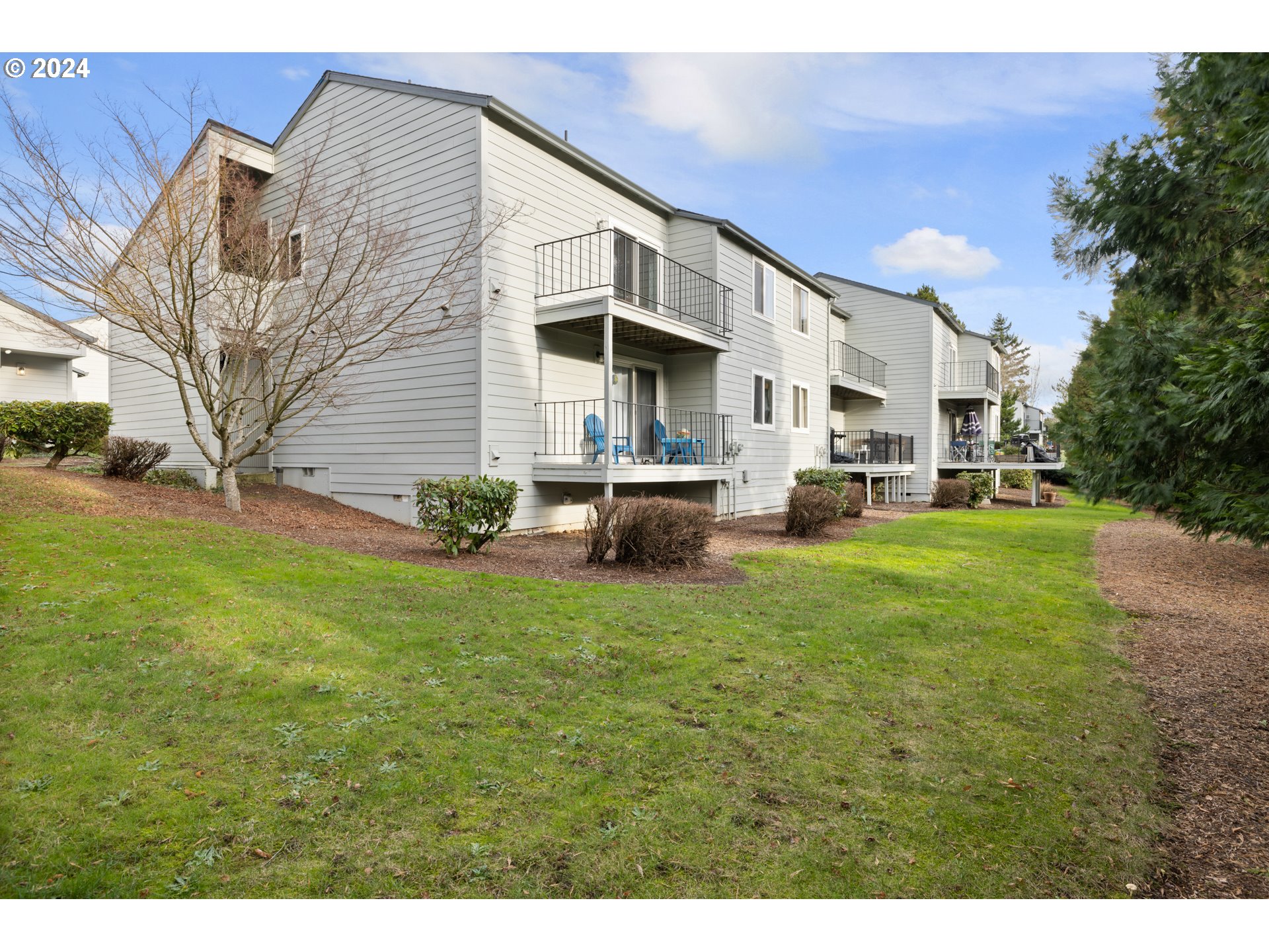 Photo #4: 24418072 Listing 