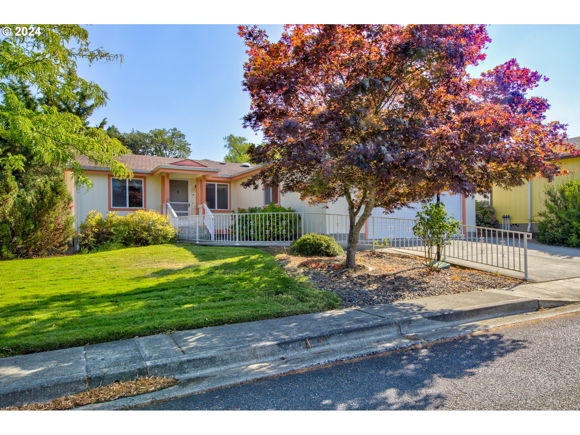 Photo of 155 LITTLEBROOK LN Roseburg OR 97471