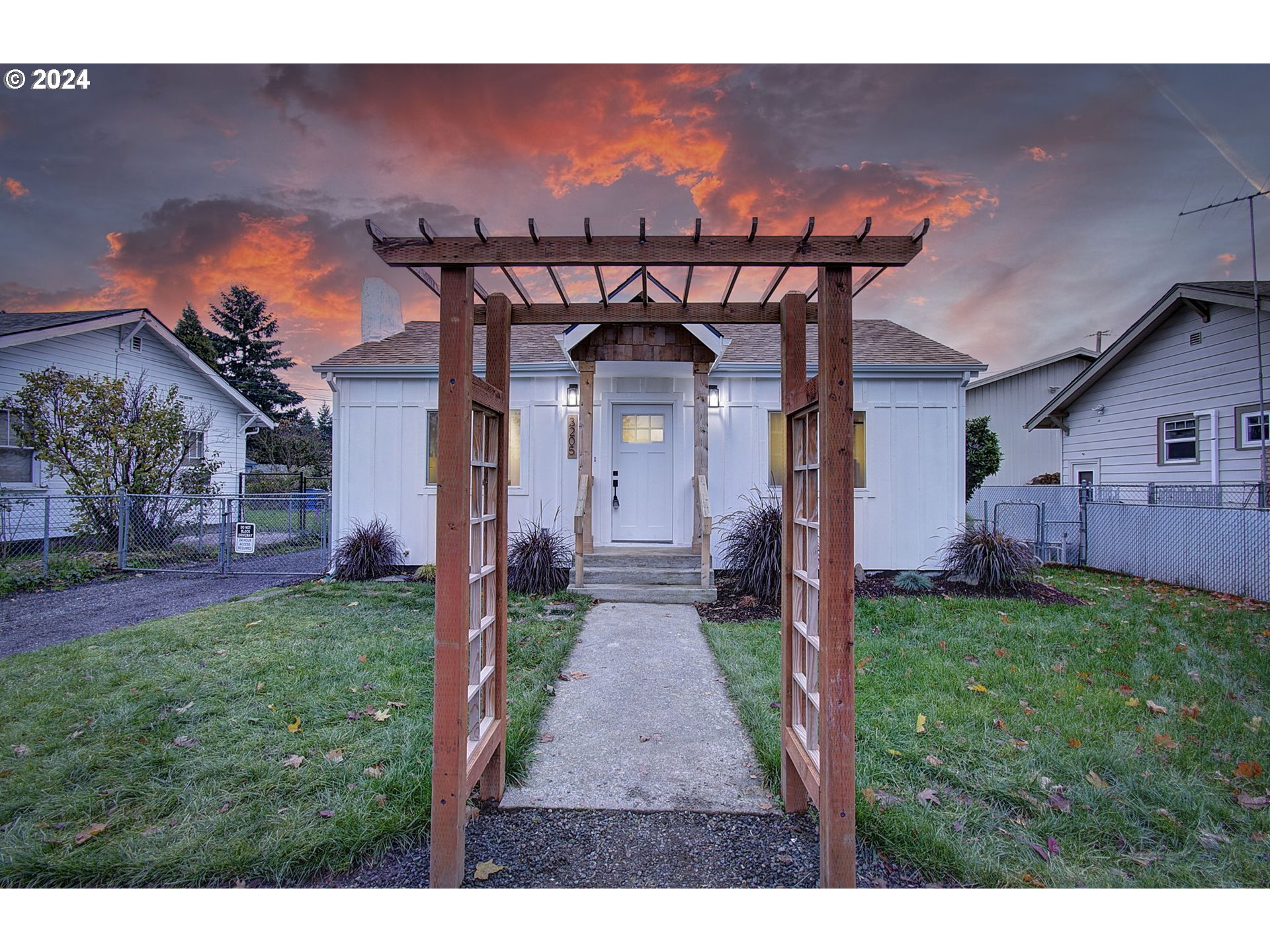 3205  I St, Vancouver, WA 98663