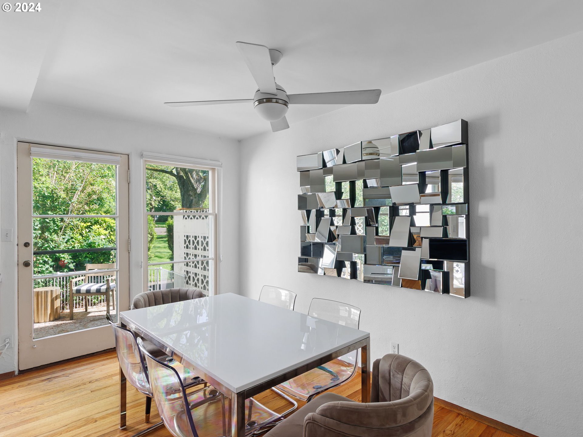 Photo #6: 24431910 Listing 