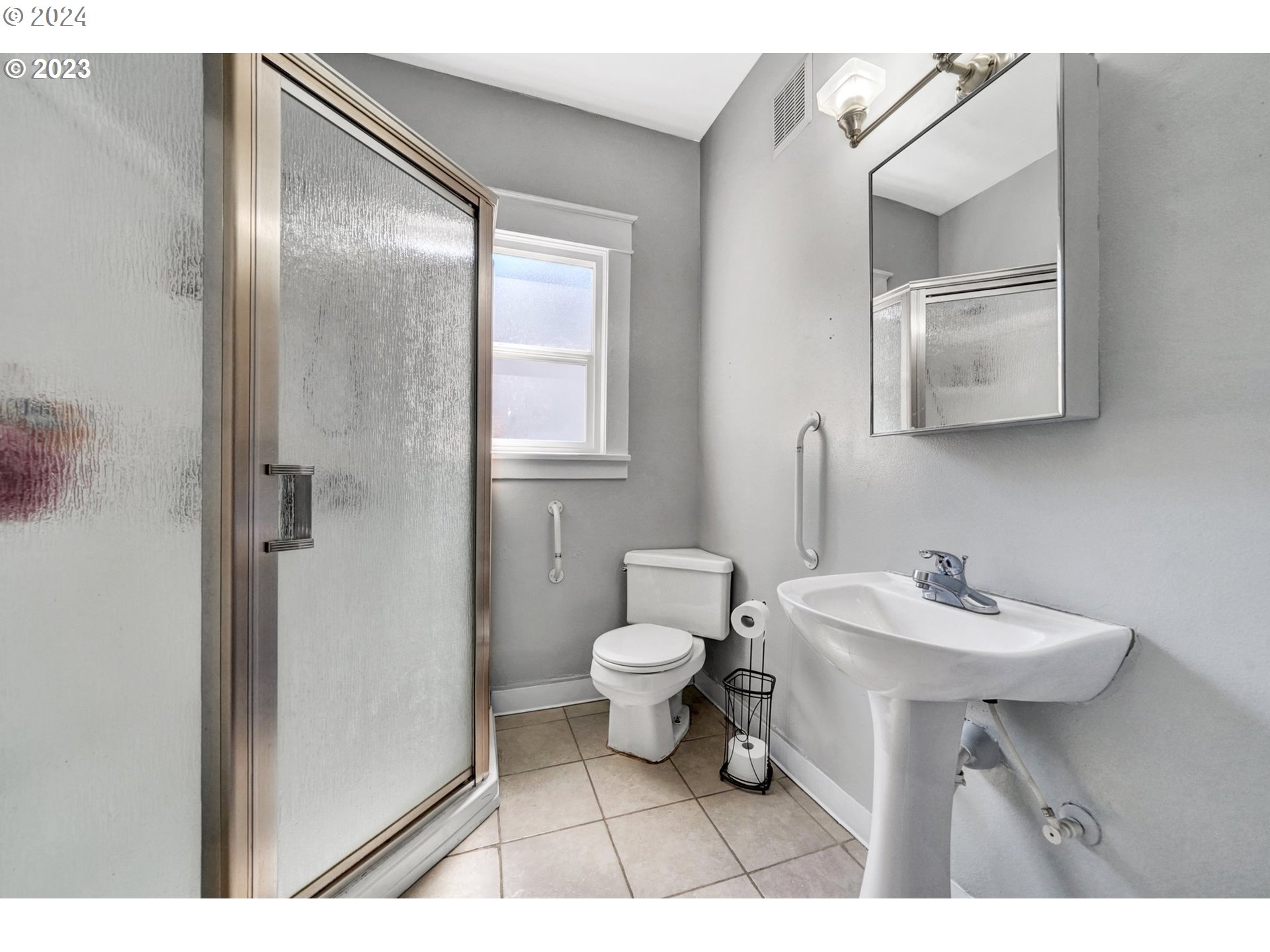Photo #4: 24432285 Listing 