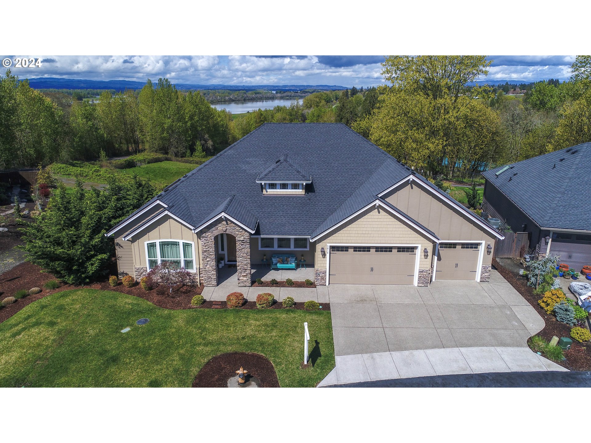 5816 NW 151st Dr, Vancouver, WA 98685