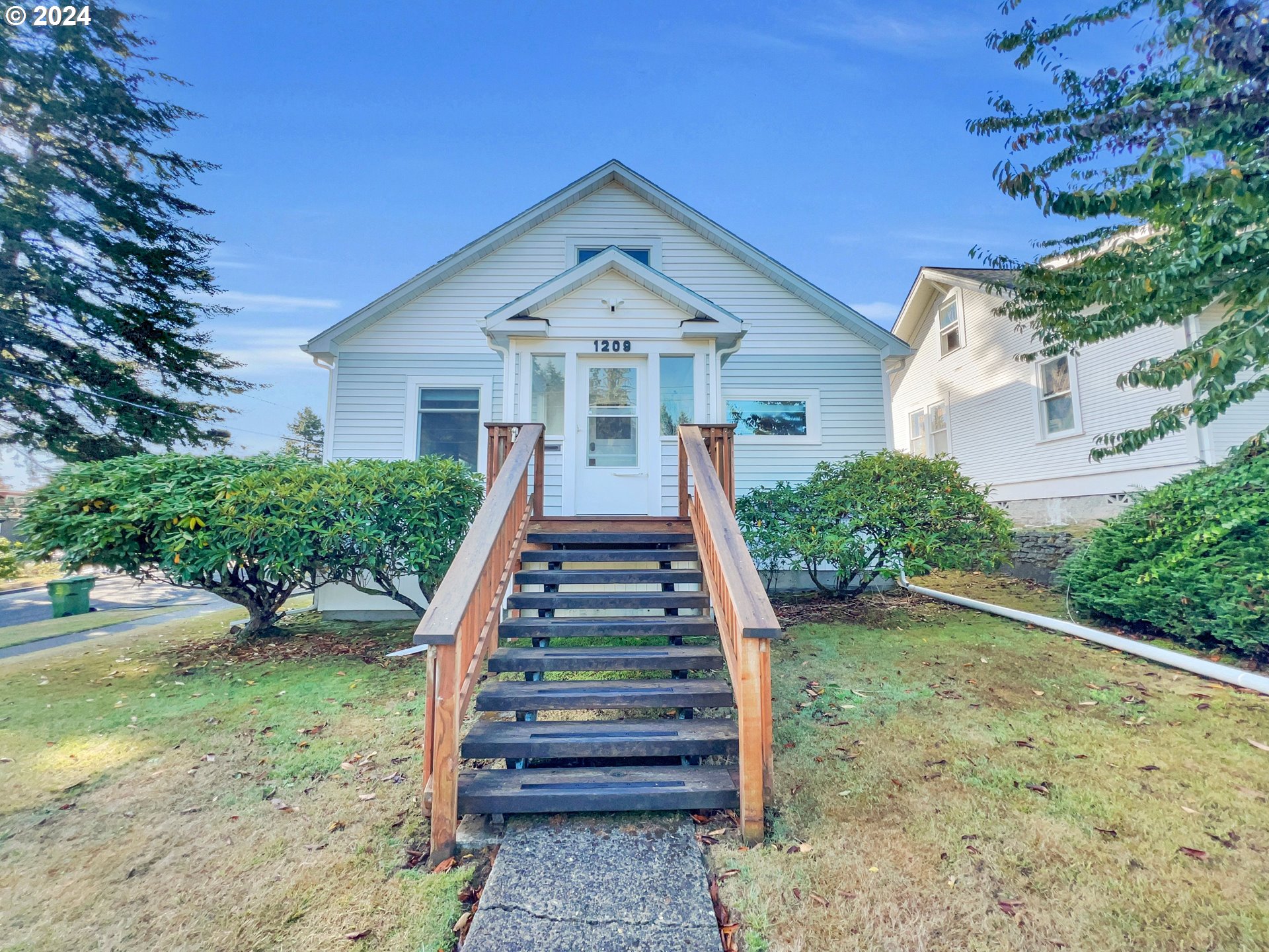 Photo of 1209 ALDER AVE Coos Bay OR 97420