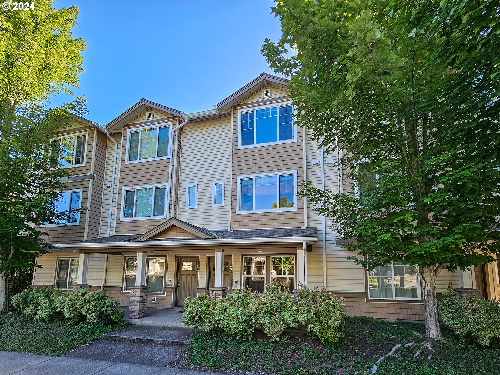 More Details about MLS # 24441209 : 491 NE EDGEWAY DR