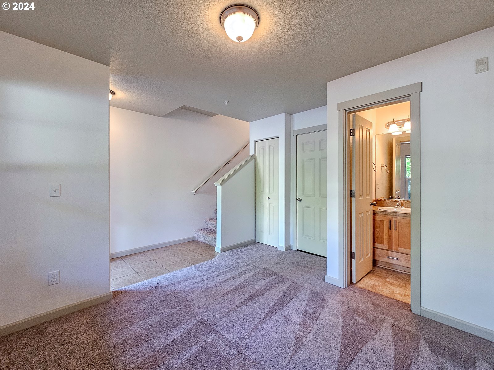 Photo #6: 24441209 Listing 