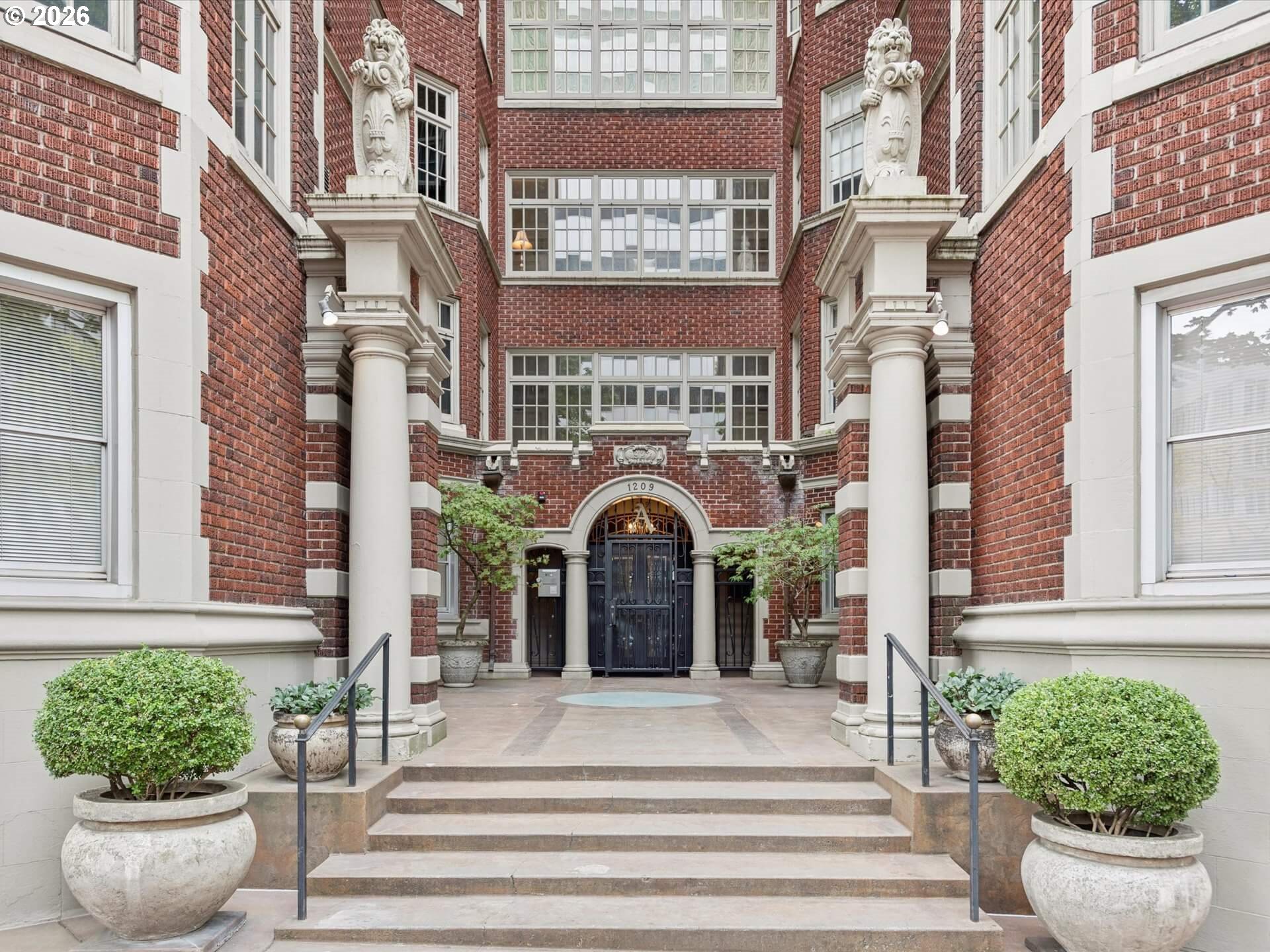 Photo #3: 244453260 Listing: Photo #3