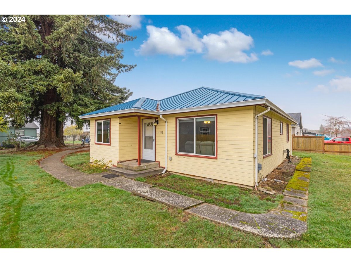 Photo of 1119 TOLIVER RD Molalla OR 97038