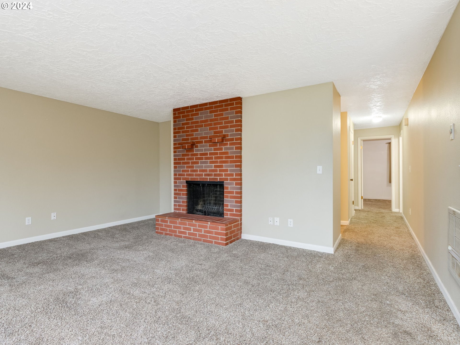 Photo #4: 24454648 Listing 