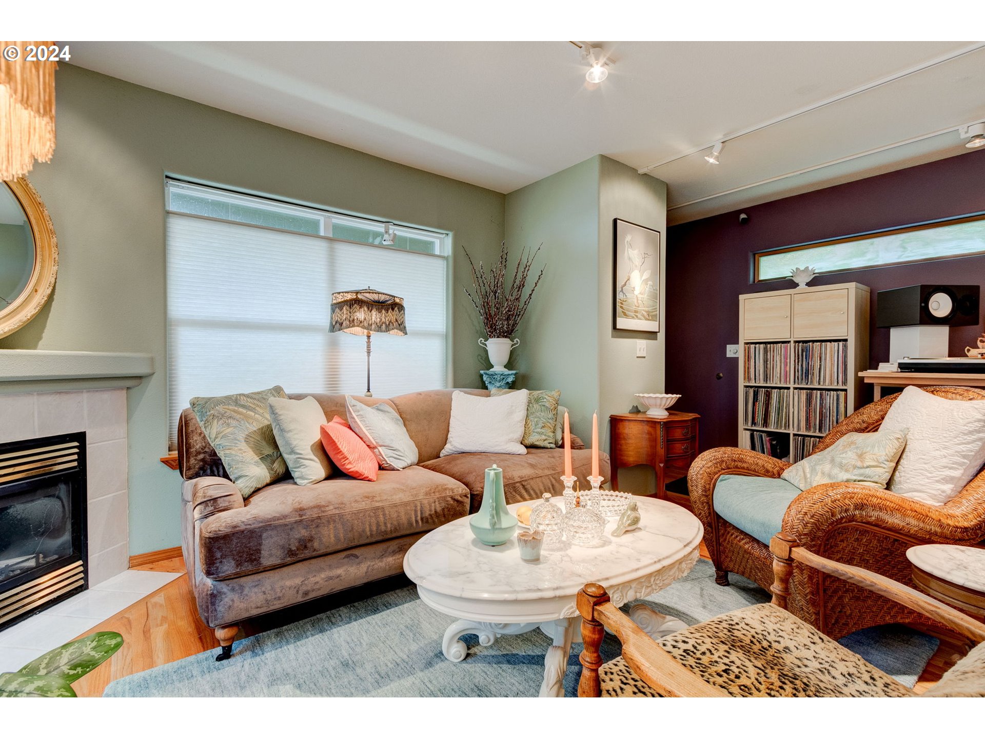 Photo #4: 24457601 Listing 