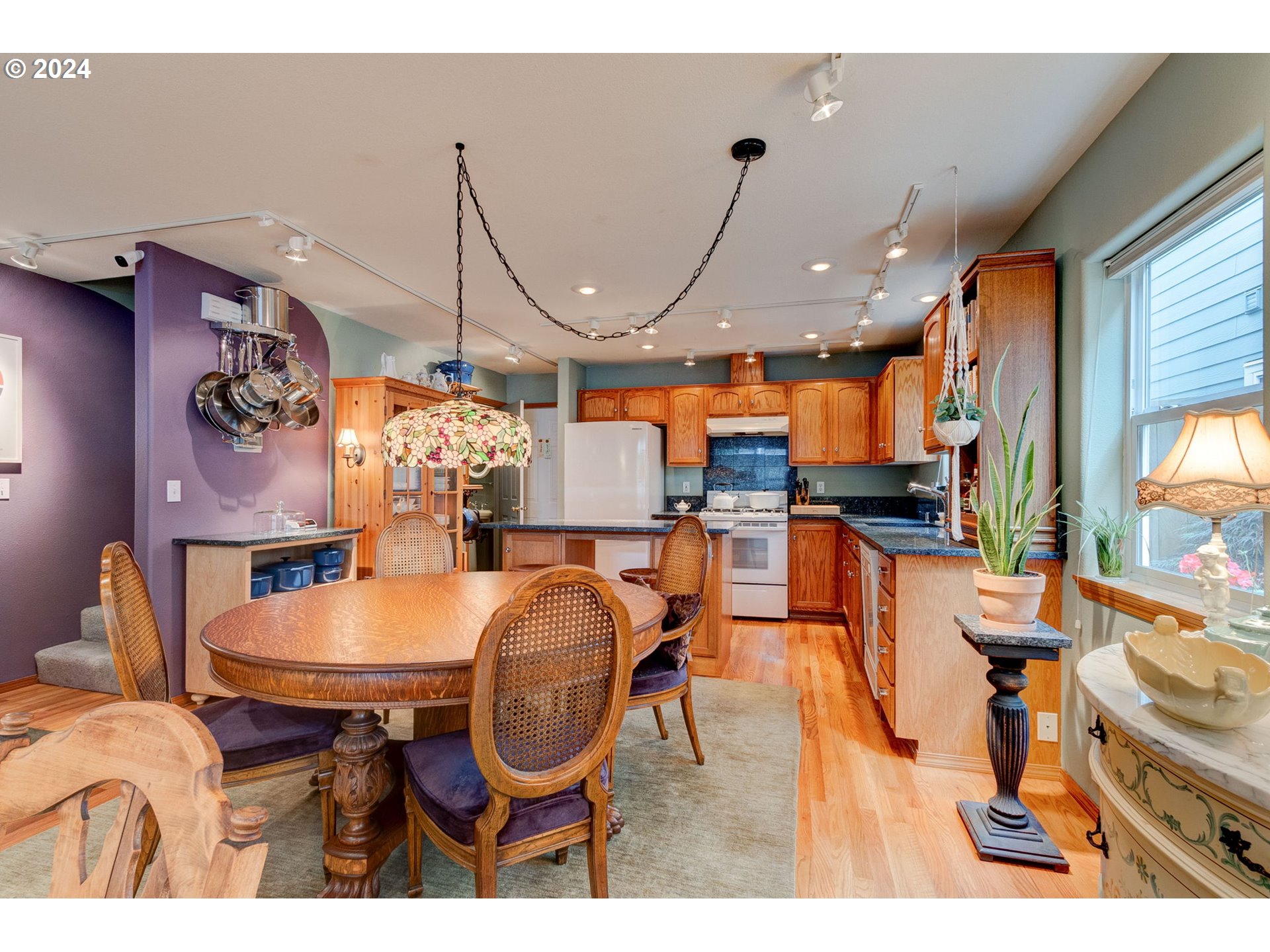 Photo #6: 24457601 Listing 