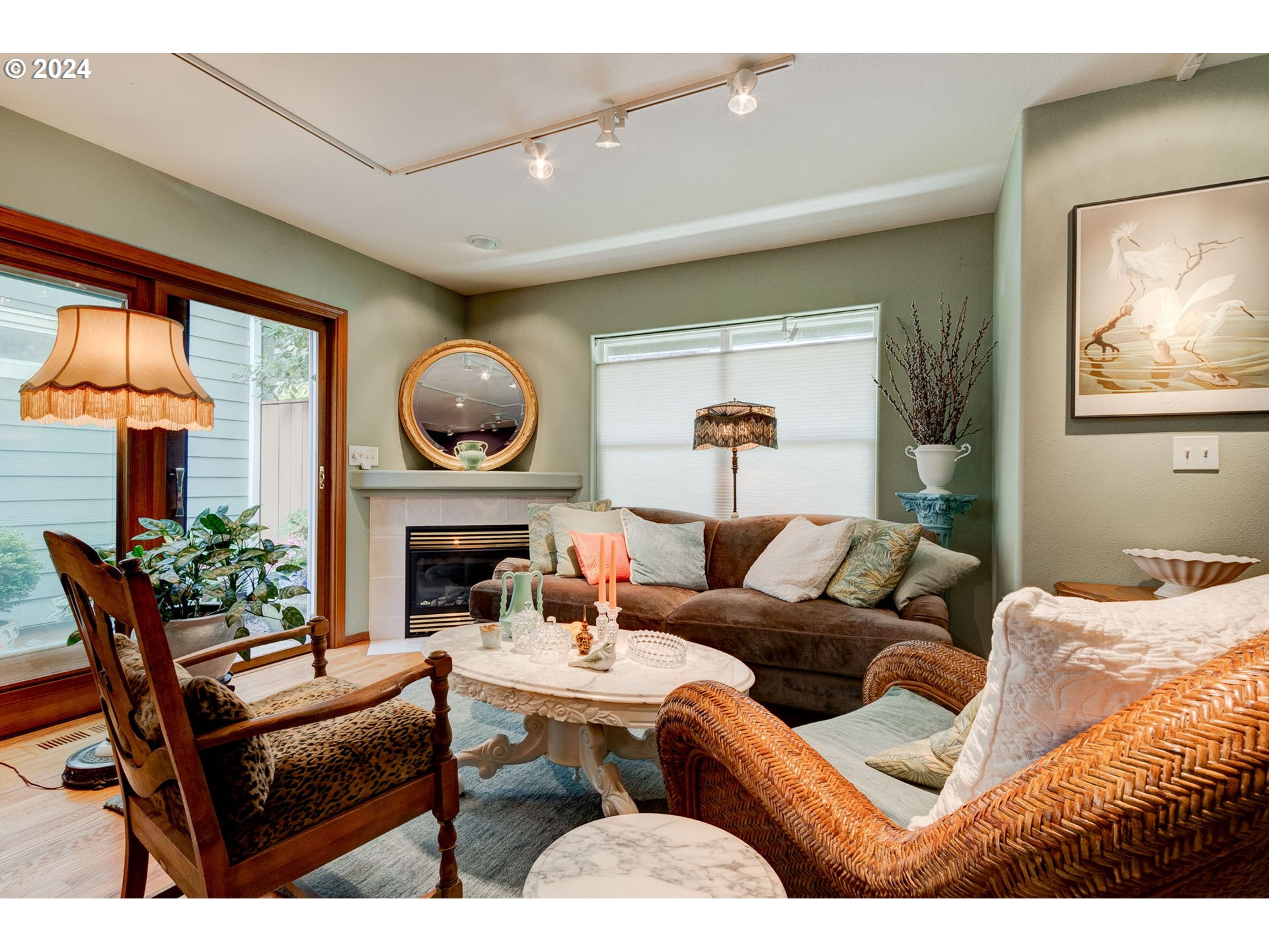 Photo #3: 24457601 Listing 