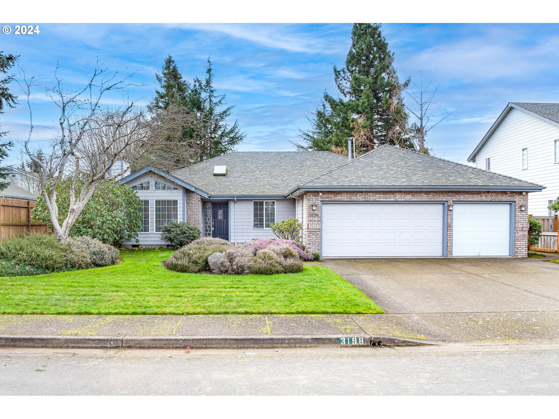 3198 QUEENS EAST ST, Eugene, OR 