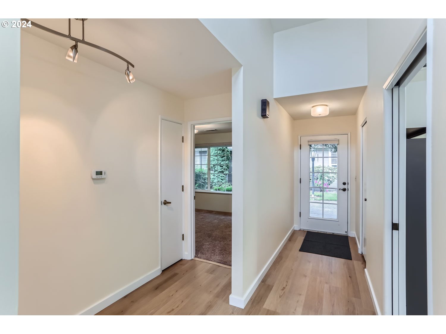 Photo #3: 24461043 Listing 
