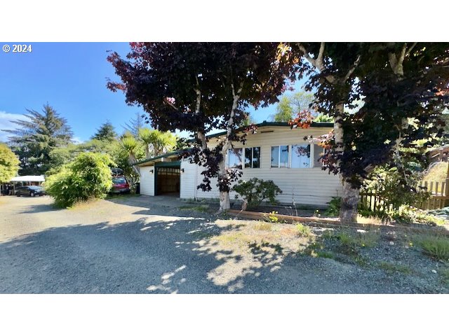 Photo of 345 PACIFIC VIEW ST Waldport OR 97394