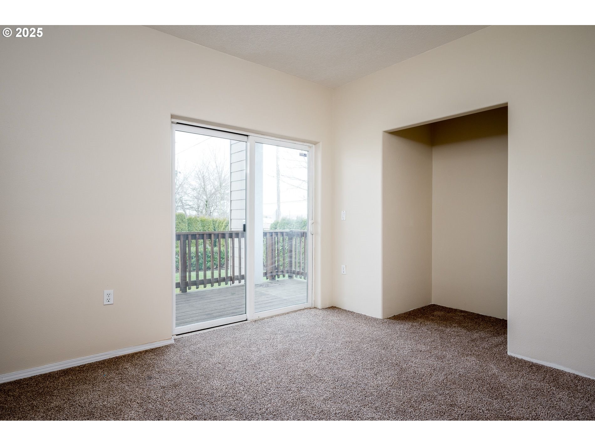 More Details about MLS # 24461872 : 15711 NE BEECH ST