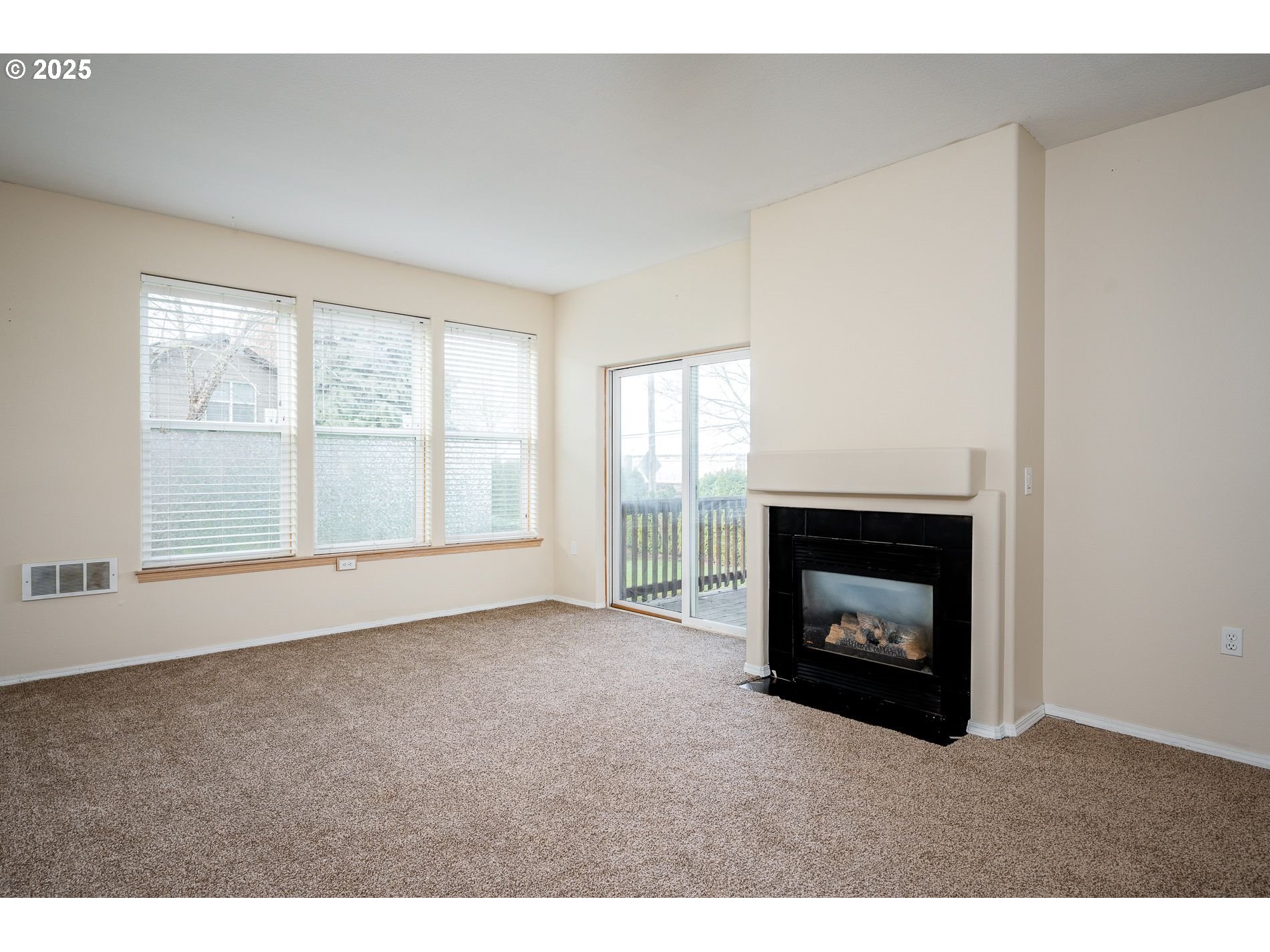 Photo #6: 24461872 Listing 