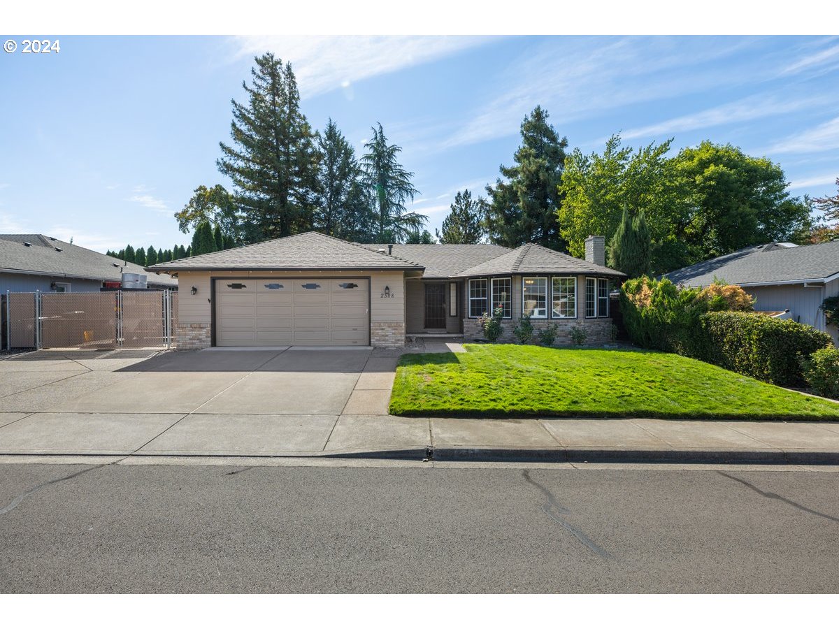 Photo of 2588 ROBERTS RD Medford OR 97504