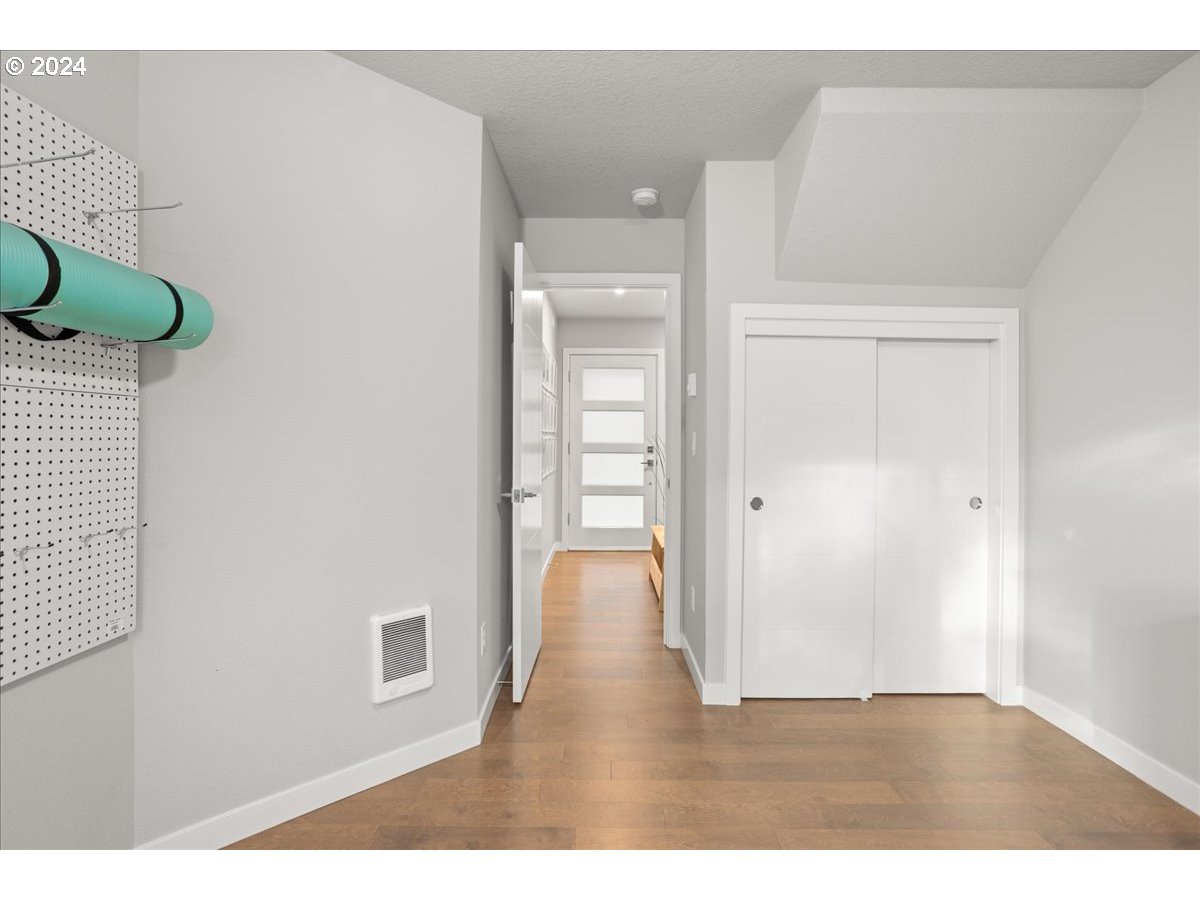 Photo #4: 24469305 Listing 