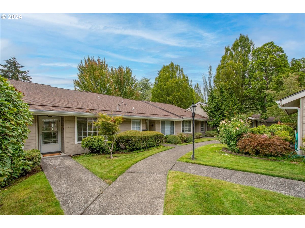 Photo of 13775 SCHOLLS FERRY RD Beaverton OR 97008